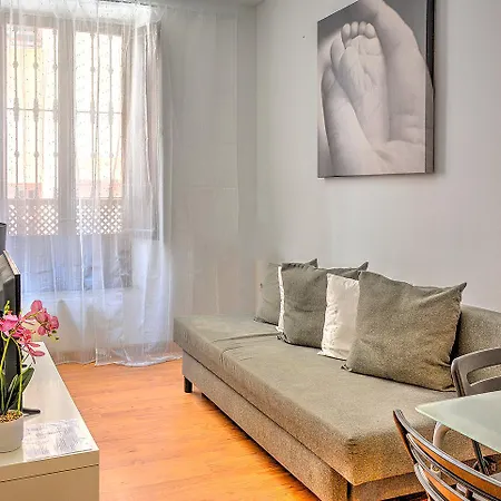 Vintage Apartment *